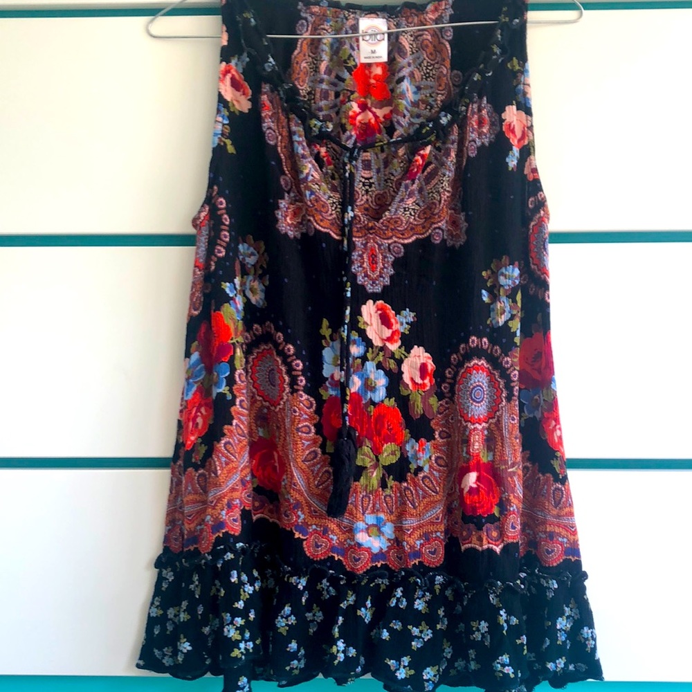 Short sleeve BILA top with ruffle and tassels